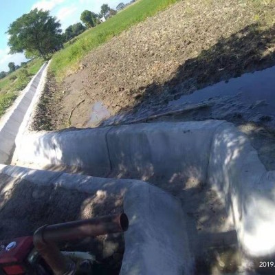 新型混凝土水泥毯 排水沟河道护坡防